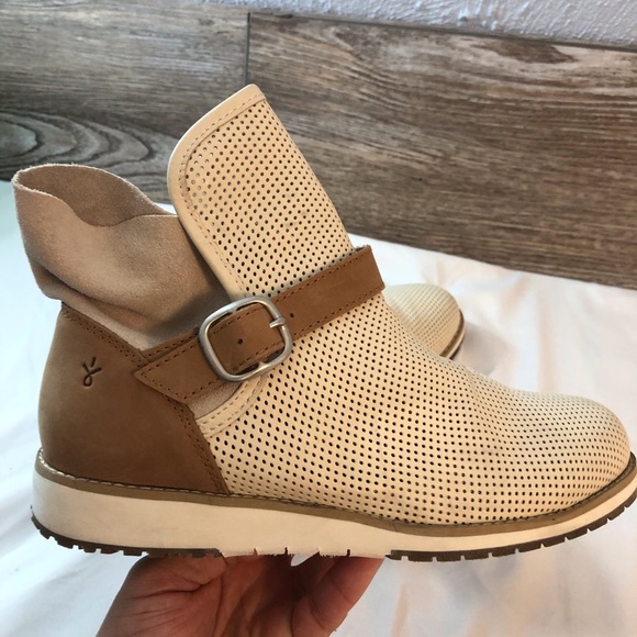 EMU Australia Women’s Suede Fabric Perforated Lightweight Booties SZ 8/8.5 Ankle - Picture 14 of 16